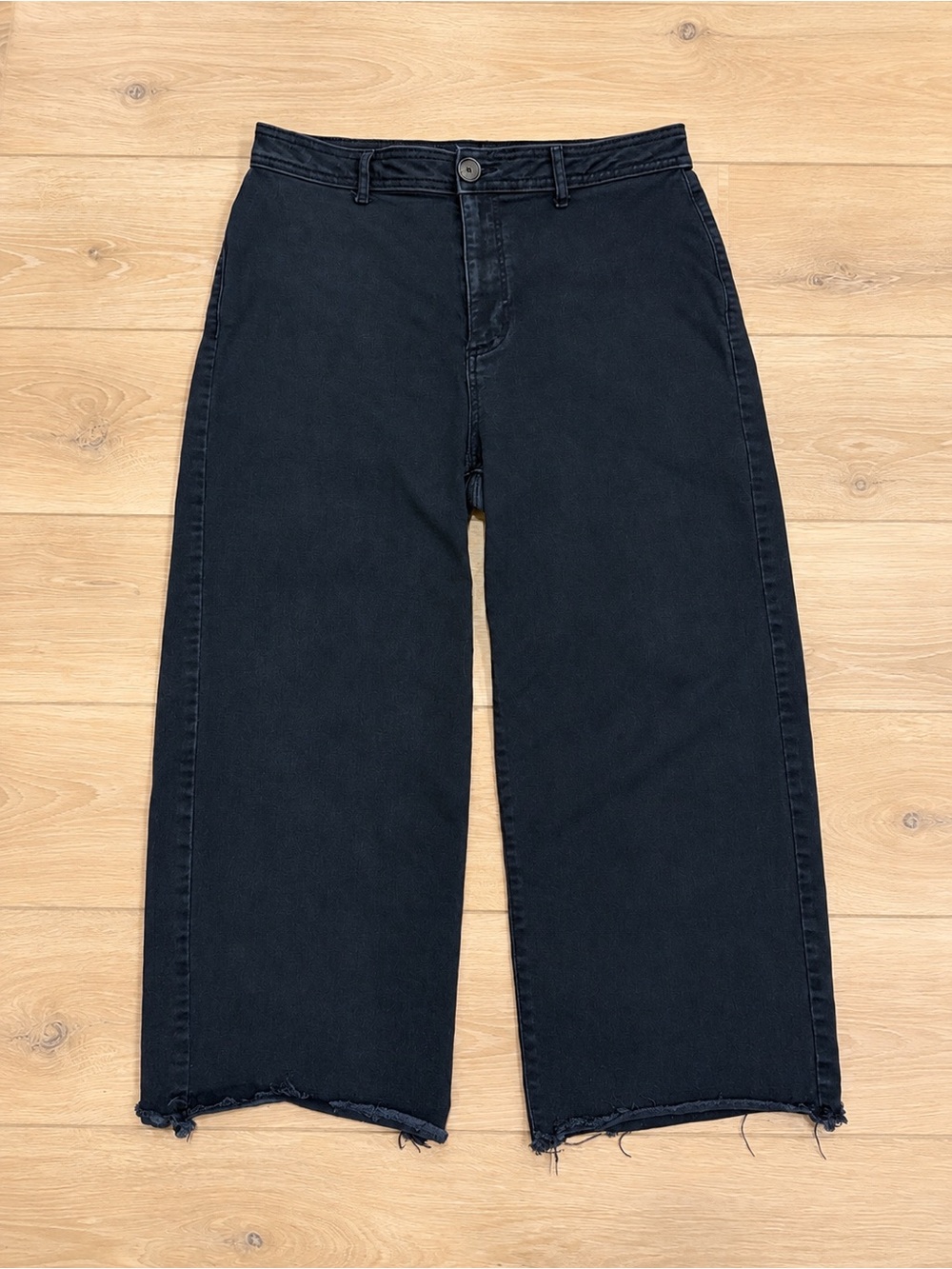 Avec Les Filles Black High Rise Wide Leg Crop Raw Hem Jeans | Size 30